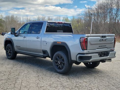 New 2026 GMC Sierra 2500 AT4 w/ LPO, Black Badging Package AWD/4WD image 5