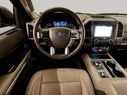 Used 2019 Ford Expedition XLT w/ Equipment Group 202A AWD/4WD image 6
