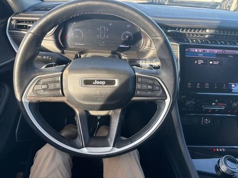 Used 2022 Jeep Grand Cherokee L Limited image 25