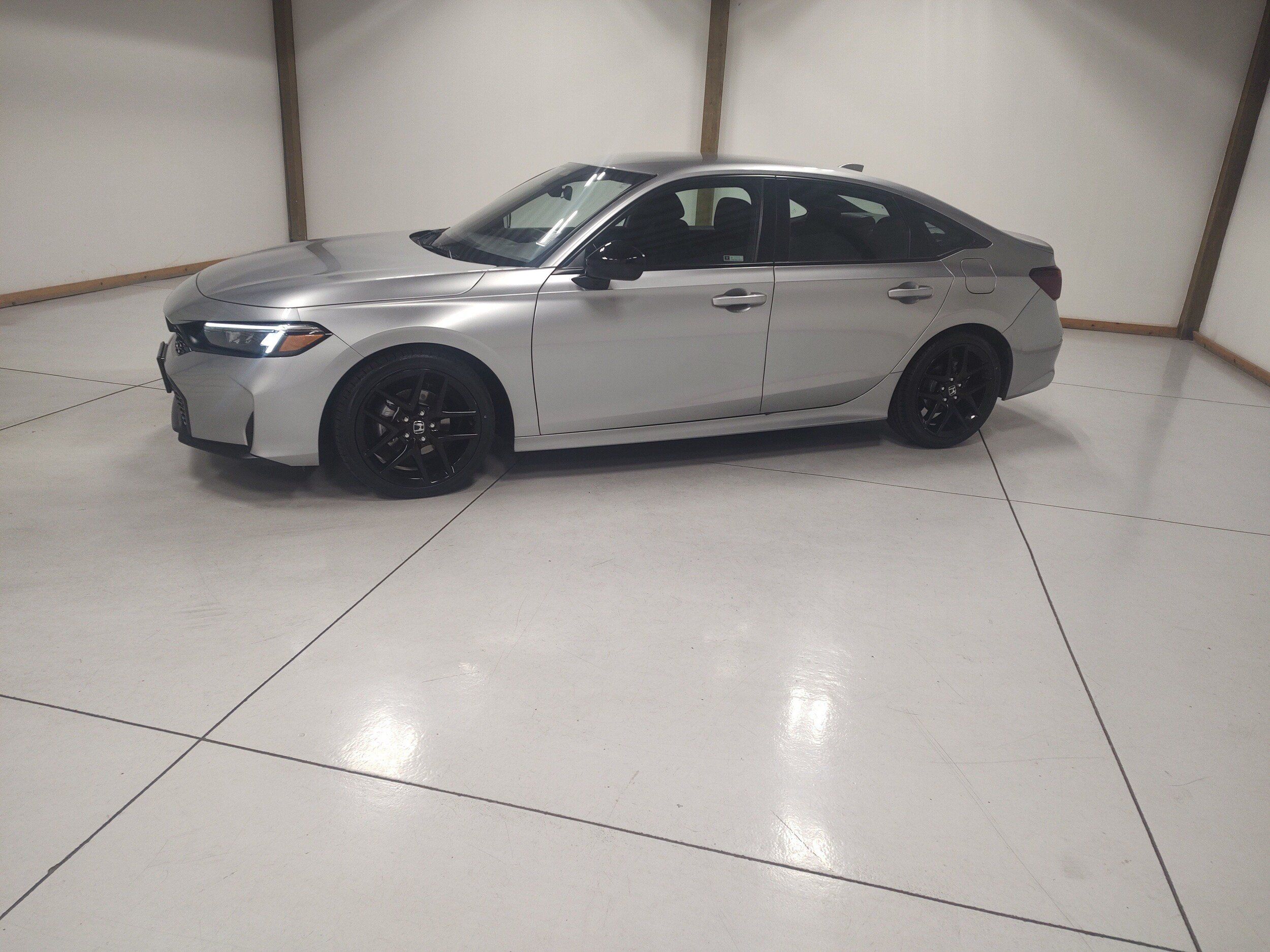Used 2025 Honda Civic Sport image 4