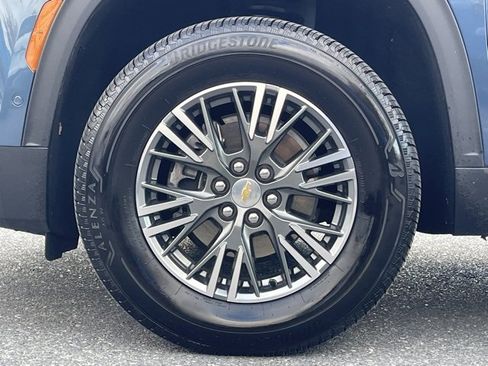 New 2025 Chevrolet Traverse LT w/ Enhanced Driving Package image 9