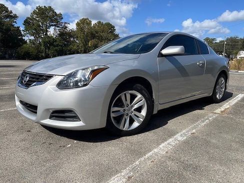 Used 2011 Nissan Altima 2.5 S w/ Convenience Pkg FWD image 1