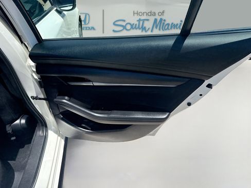 Used 2020 MAZDA MAZDA3 Sedan FWD image 29