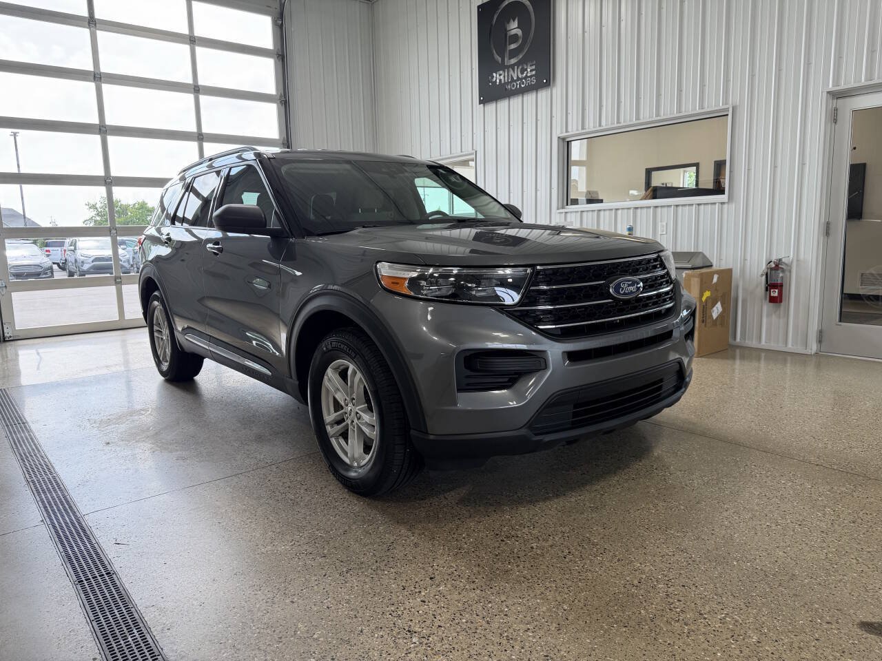 Used 2023 Ford Explorer XLT AWD/4WD image 6