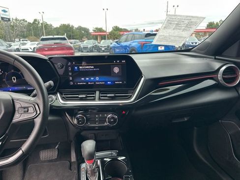 Used 2024 Chevrolet Trax RS w/ Driver Confidence Package image 3