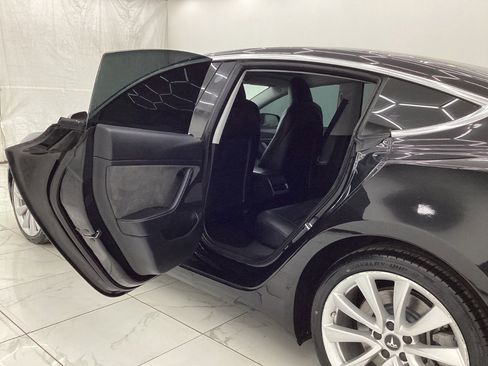 Used 2018 Tesla Model 3 Mid Range RWD image 22