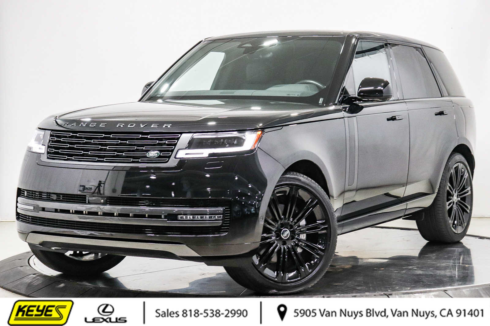 Used 2025 Land Rover Range Rover SE AWD/4WD image 1
