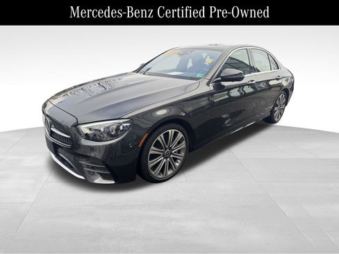 Used 2022 Mercedes-Benz E 450 4MATIC Sedan image 3