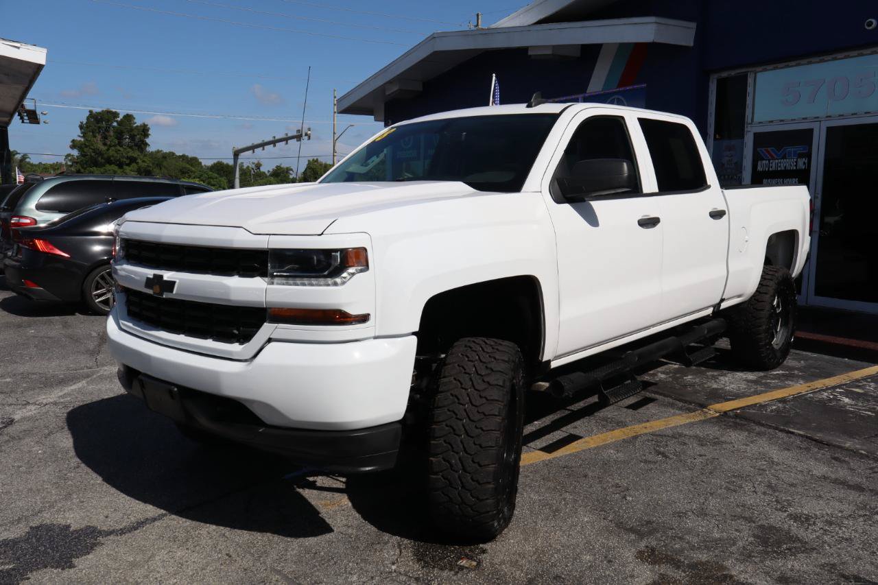 Used 2018 Chevrolet Silverado 1500 Custom w/ Custom Value Package AWD/4WD image 7