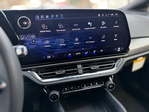 New 2026 Chevrolet Equinox EV LT image 17