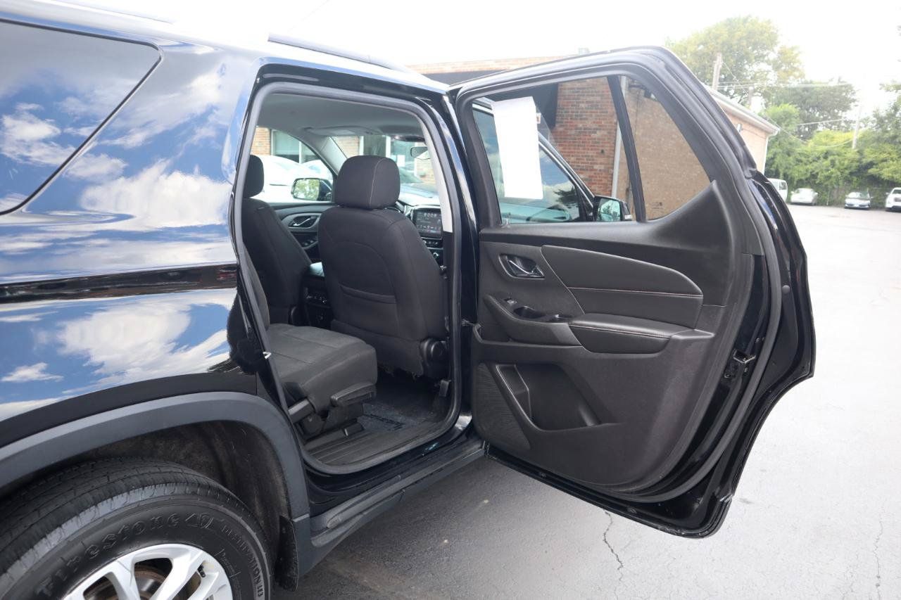 Used 2018 Chevrolet Traverse LT w/ LPO, Floor Liner Package AWD/4WD image 13