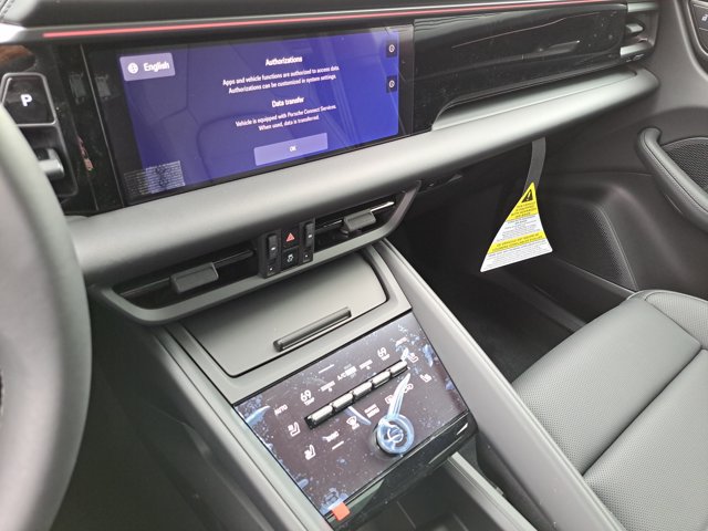 Used 2026 Porsche Macan Electric RWD image 31