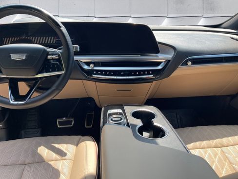 Certified 2026 Cadillac Lyriq Signature Luxury w/ Nappa Leather Package AWD/4WD image 11