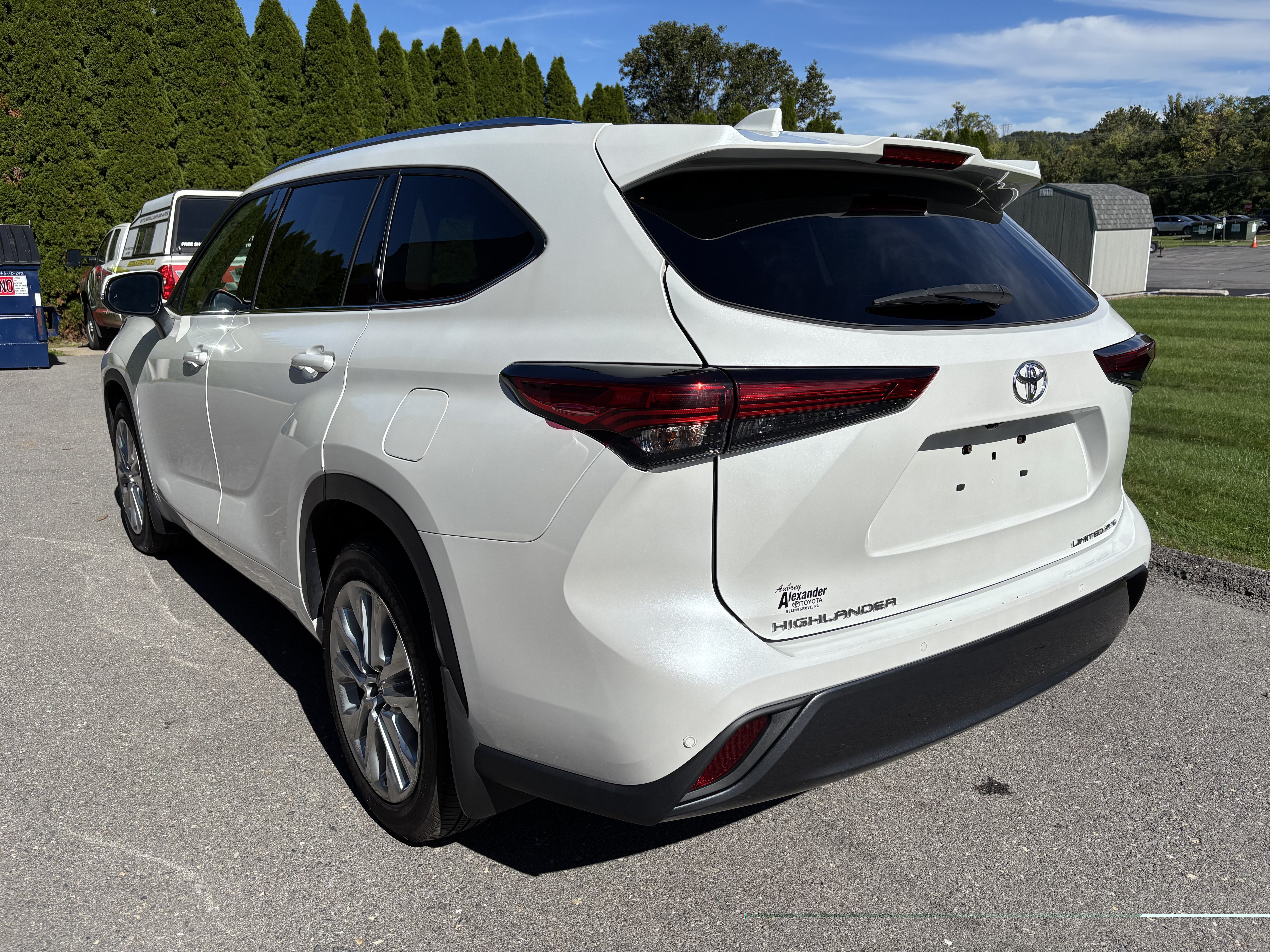 Used 2022 Toyota Highlander Limited AWD/4WD image 6