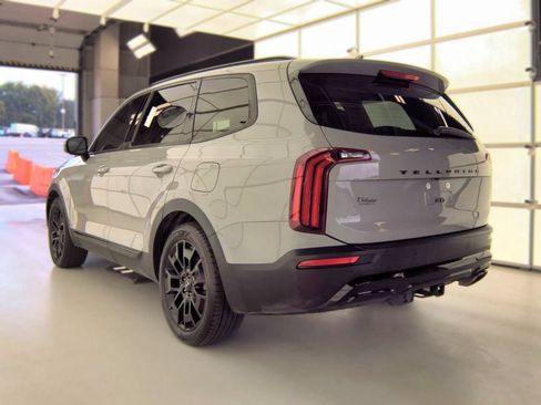 Used 2022 Kia Telluride SX w/ SX Prestige Package AWD/4WD image 9