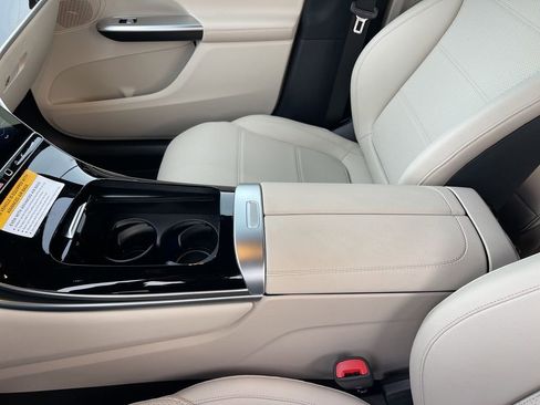 Used 2025 Mercedes-Benz GLC 300 GLC 300 image 14