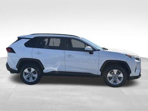 Used 2020 Toyota RAV4 XLE w/ Convenience Package FWD image 6