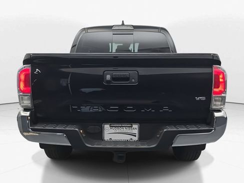 Used 2020 Toyota Tacoma TRD Off-Road image 8