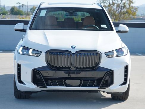 New 2026 BMW X5 xDrive50e w/ Executive Package AWD/4WD image 2