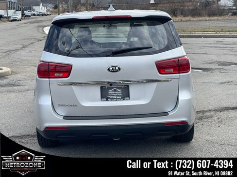 Used 2019 Kia Sedona L FWD image 7