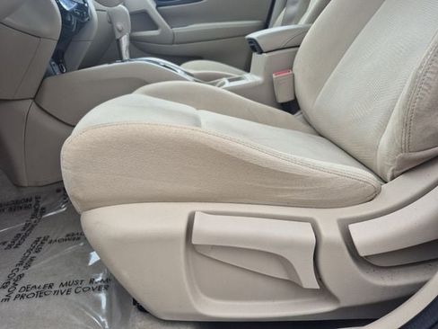 Used 2015 Nissan Rogue S AWD/4WD image 17