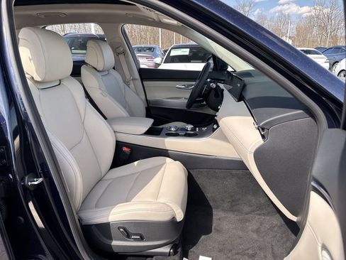 Used 2026 Genesis GV70 2.5T Select image 32