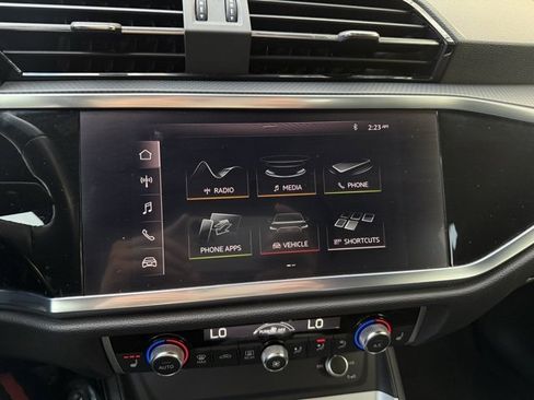 Used 2021 Audi Q3 2.0T Premium image 17