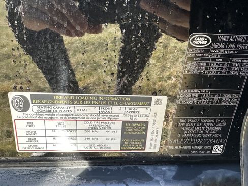 Used 2024 Land Rover Defender 110 X-Dynamic SE image 34