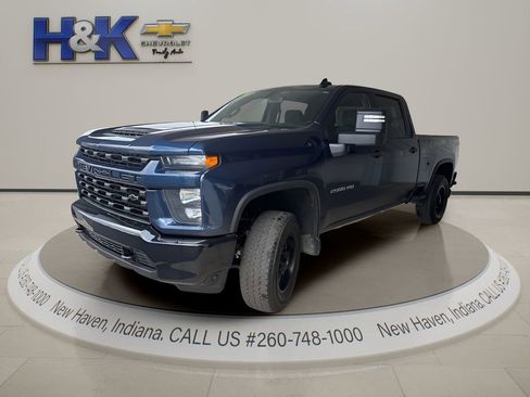 Used 2020 Chevrolet Silverado 2500 Custom w/ Custom Value Package image 3