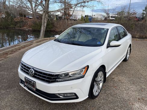 Used 2017 Volkswagen Passat 1.8T SE image 9