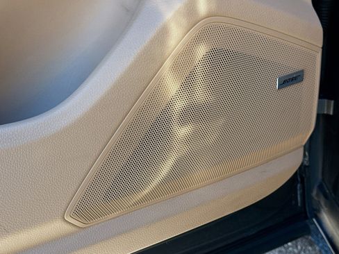 Used 2019 Porsche Cayenne AWD image 24