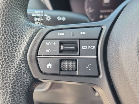 Used 2023 Honda HR-V LX image 13