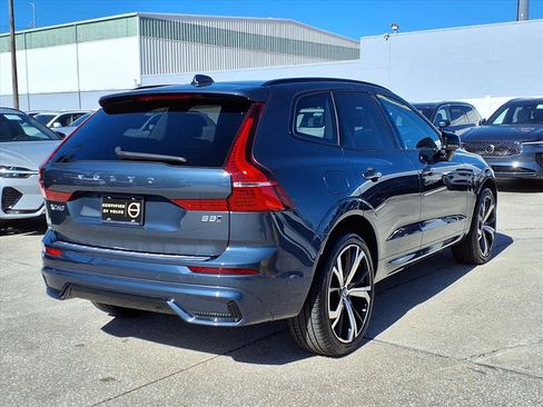 Certified 2023 Volvo XC60 B5 Ultimate w/ Climate Package image 7