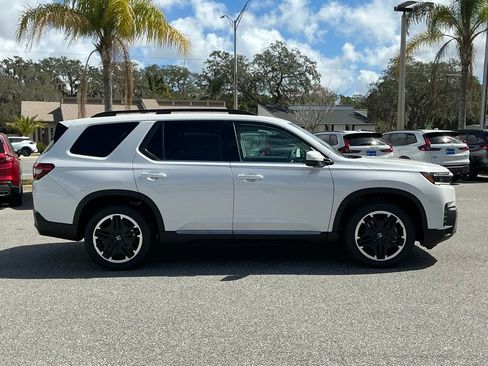 New 2026 Honda Pilot Touring image 9