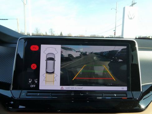 New 2026 Volkswagen Atlas Cross Sport SEL R-Line image 5