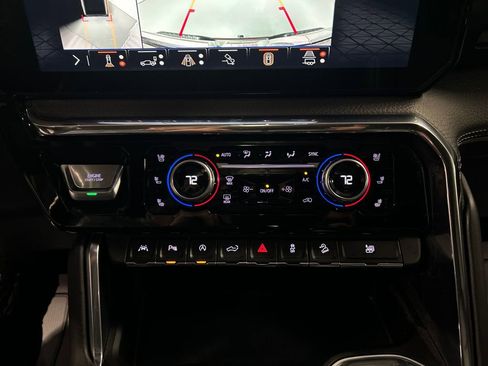 Used 2024 GMC Sierra 1500 Denali w/ Technology Package AWD/4WD image 19