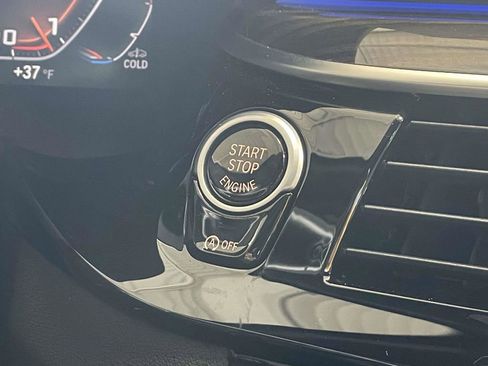 Used 2022 BMW M550i xDrive image 32