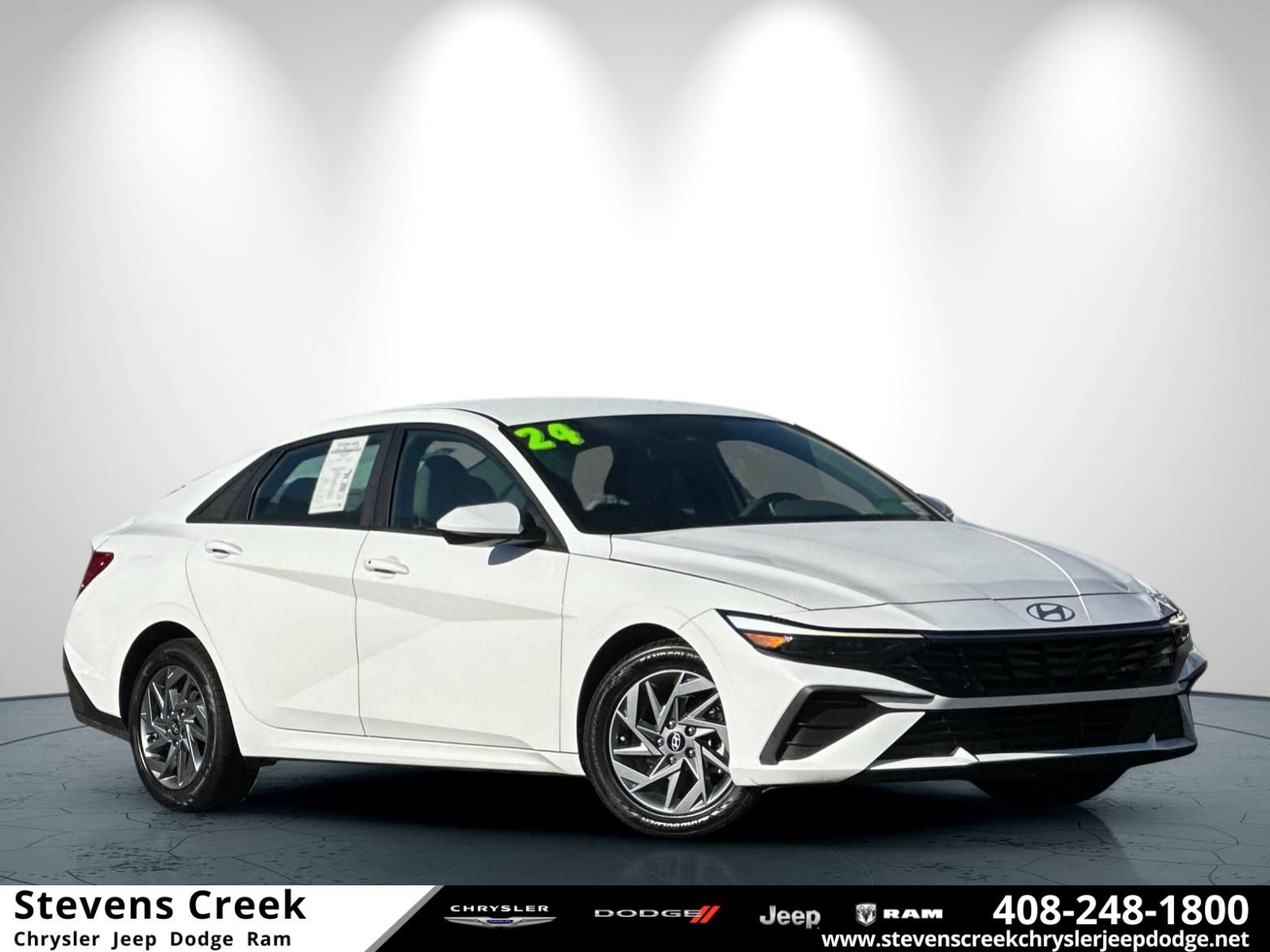 Used 2024 Hyundai Elantra SEL FWD image 1