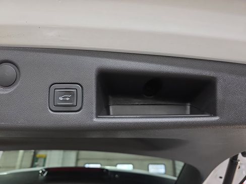 Used 2024 Chevrolet Equinox LT w/ LPO, Floor Liner Package FWD image 14