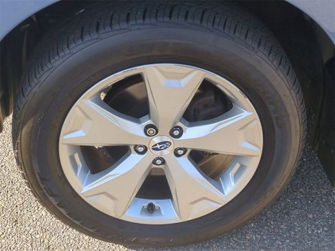 Used 2015 Subaru Forester 2.5i Premium image 10