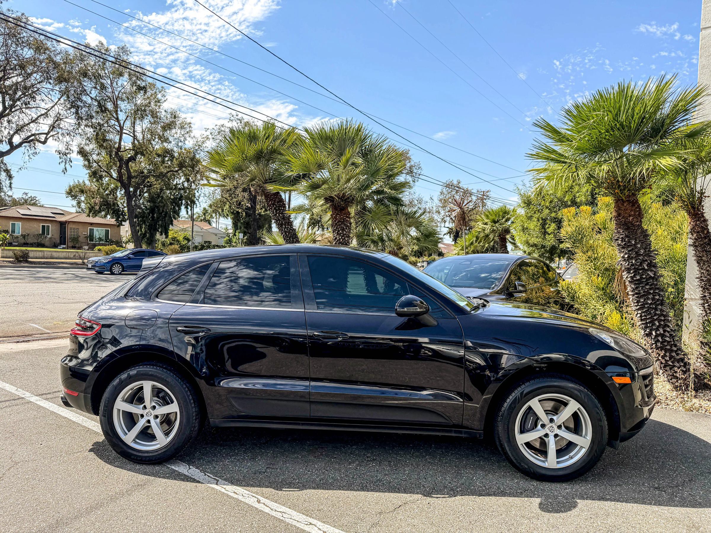 Used 2018 Porsche Macan Sport Edition AWD/4WD image 15