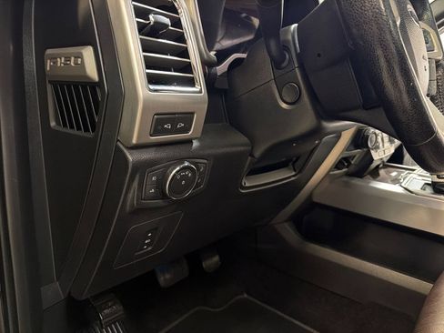 Used 2016 Ford F150 Platinum w/ Equipment Group 701A Luxury RWD image 30