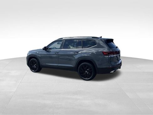 New 2026 Volkswagen Atlas SE FWD image 3