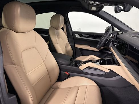 New 2026 Porsche Cayenne E-Hybrid Coupe image 24