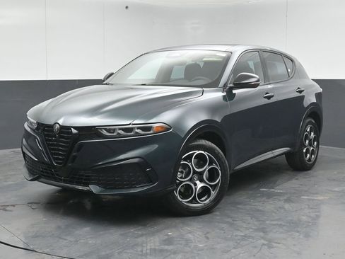 New 2026 Alfa Romeo Tonale w/ Active Assist Package image 3