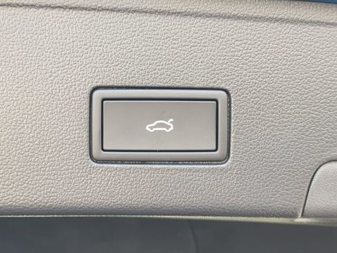 New 2026 Volkswagen Atlas Cross Sport SE image 10