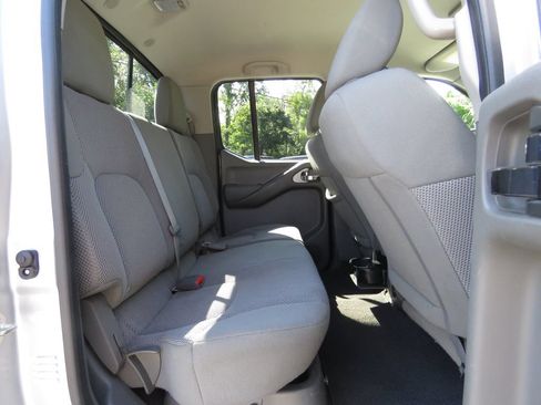 Used 2019 Nissan Frontier SV AWD/4WD image 16