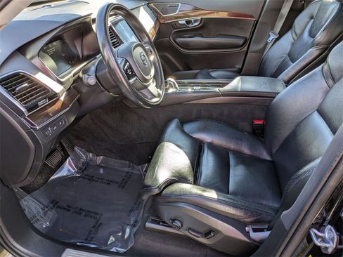 Used 2016 Volvo XC90 T8 Momentum w/ Vision Package image 11