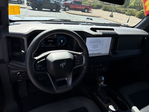 Used 2025 Ford Bronco Base w/ Sasquatch Package image 18