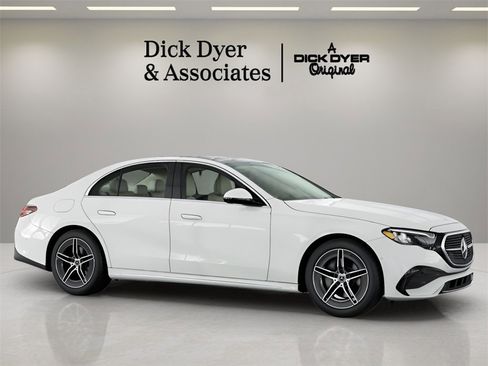 Used 2025 Mercedes-Benz E 350 Sedan image 2